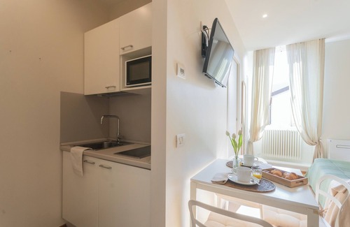 Como Apartment | MT Studio 2 - Studio Apartment, Sleeps 2