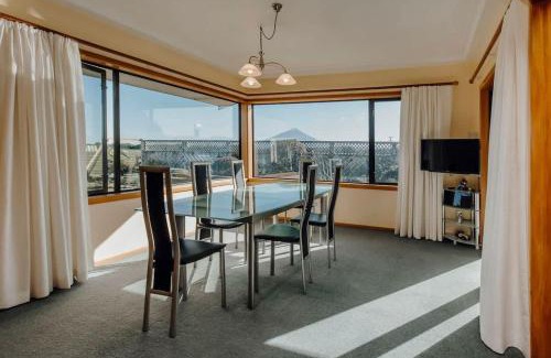 Okaiawa Apartment | Mt Taranaki Vista - rural escape with scenic views