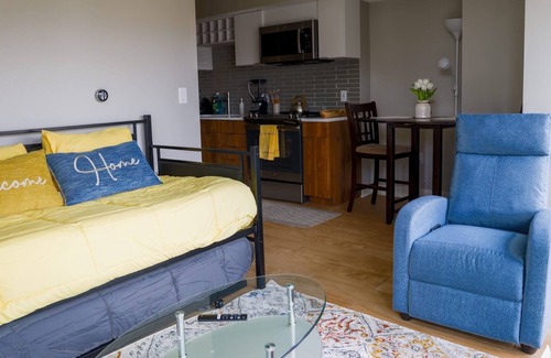 Washington Apartment | MT Vernon Square, Parking, DC Metro, Pool, Gym, City Views Walkable Everywhere
