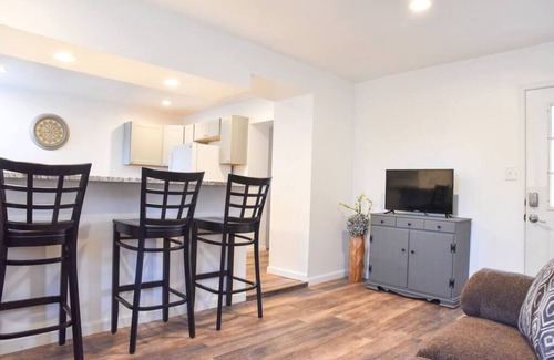 Mount Washington Apartment | Mt Washington Gem-Near Views & Off Street Parking!