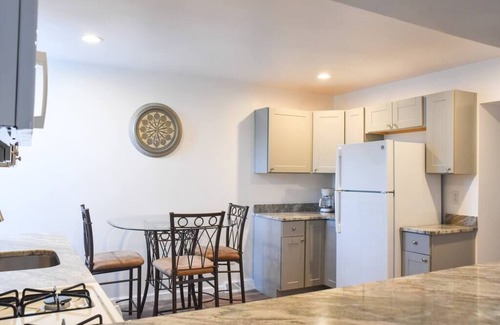 Mount Washington Apartment | Mt Washington Gem-Near Views & Off Street Parking!