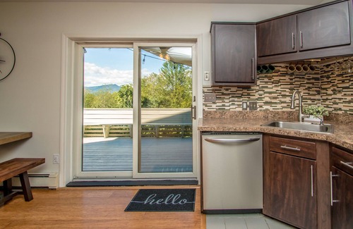 Madison House | Mtn Top Home w/Views of Mt. Washington & Speakeasy