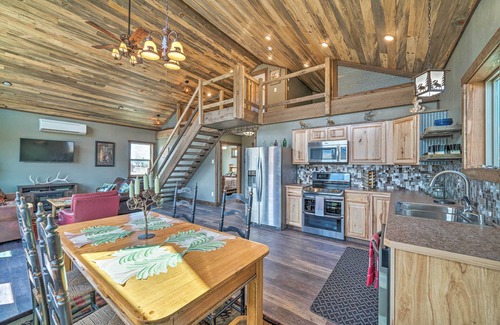 Livingston Cabin | Mtn-View Cabin 40 Mi to Yellowstone Ntl Park!