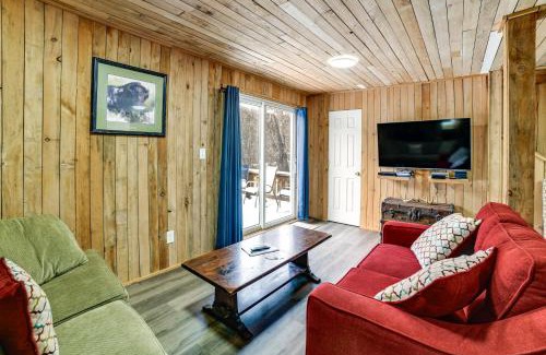 Long Eddy House | Mtn-View Deck and Grill Creekside Catskills Cabin!