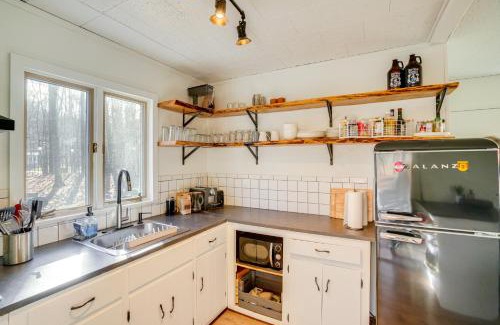 Round Top House | Mtn Views and On-Site Hiking Trails Catskills Cabin