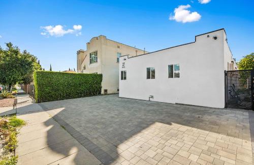 Mid City Bed & Breakfast | Muirfield Chic City Bungalow with Parking