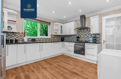 Glenisla House | Muirton 2 - 4 Bedroom, 4 Twin rooms or adjoining beds