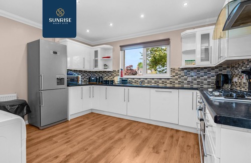 Glenisla House | Muirton 2 - 4 Bedroom, 4 Twin rooms or adjoining beds