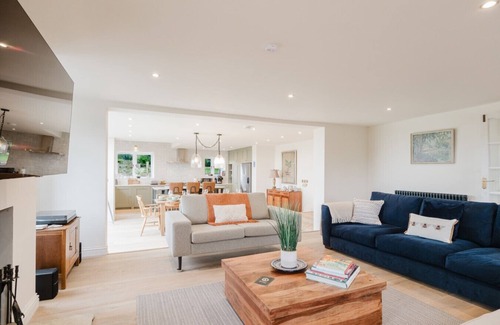 Malmesbury Cottage | Mulberry Cottage - Stunning 5 Bed in Wiltshire