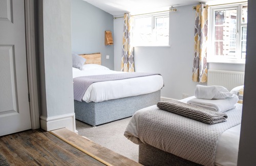Street Bed & Breakfast | Mullions 51 B&B