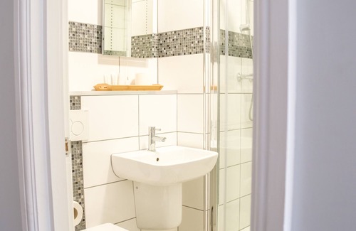 Street Bed & Breakfast | Mullions 51 B&B