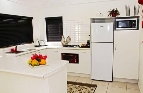 Tapere of Titikaveka House | Multi-Award Winning beachfront self-catering villa Tiana