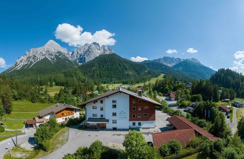 Biberwier Apartment | Multi-bed room for 3 guests with 26m² in Biberwier (183570)