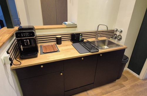 Ludwigsvorstadt Apartment | Munich Directly at the Oktoberfest for up to 13 Guests in the Apartment London