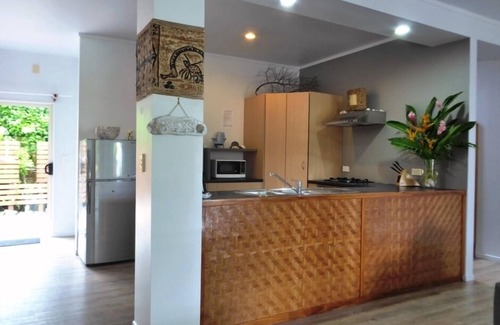 Muri Villa | Muri Beachside Villa - Super Popular 5* Location at Muri Beach, Pool, Kayaks!