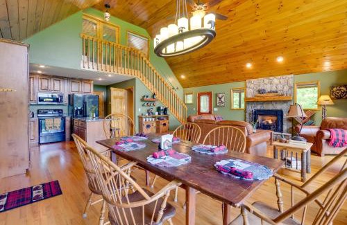 Unaka House | Murphy Cabin with Hot Tub, Fire Pit and Mountain Views