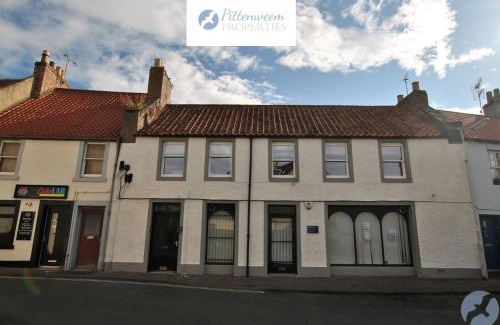 Anstruther Apartment | Murrays Neuk- stylish coastal apartment