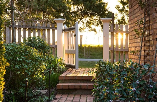 Musk Apartment | Musk Farm Studio- unique fairytale cottage with gorgeous gardens