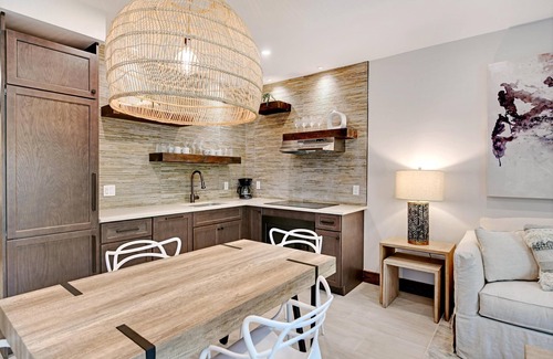 Holmes Beach Resort | MUST...BUILD...SANDCASTLES!...... Tons of room in these 2 bedroom suites at Bali Hai