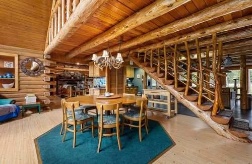 Pillager Cabin | MUST SEE! 4.5 acre, 5 cabins, sleeps up to 20!