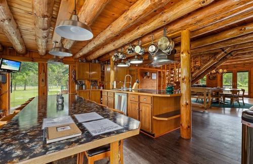 Pillager Cabin | MUST SEE! 4.5 acre, 5 cabins, sleeps up to 20!