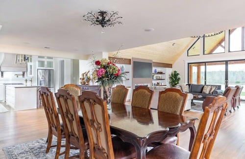 Lincoln Parish House | Must See>RUSTON LUXURIOUS, SPACIOUS RETREAT for Groups, Families, Events, 5 Bed