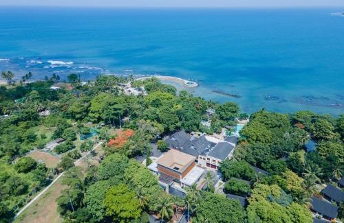 Carita Hotel | Mutiara Carita Cottages
