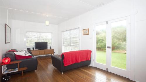 North Creek House | My Blue Heaven - Dog Friendly