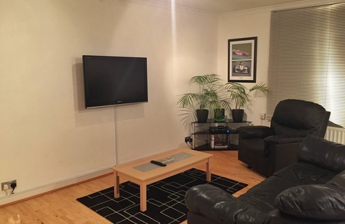 Walton-on-Thames Apartment | My clean one bedroom apartment in beautiful Surrey!