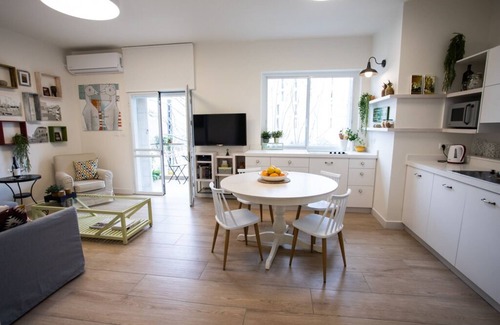 Mamilla Apartment | My Jerusalem Home, 2 bedrooms and two bathrooms, sleeps six