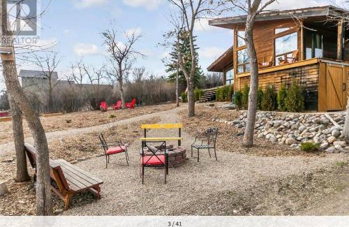 Saskatchewan House | My Lovely Lakeview Cottage Saskatchewan Beach 3 Bed - 2 Bath Cabin
