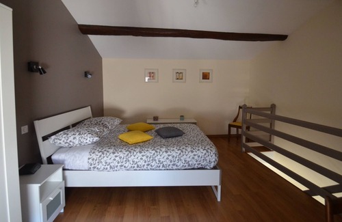 Saint-Laurent-sur-Sevre House | My penates next to Puy du Fou.