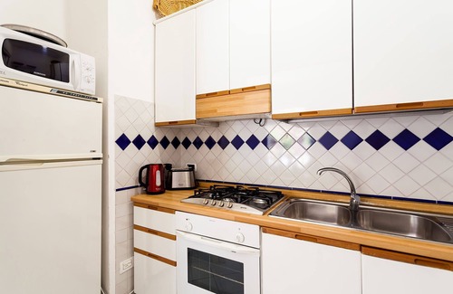 Positano House | My Rental Homes - Casa Dorothea 1 with shared pool, terrace, garden and sea view