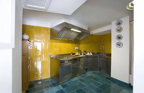 Arienzo Villa | My Rental homes - Villa Magnolia, in Positano, with hot tub and sea view