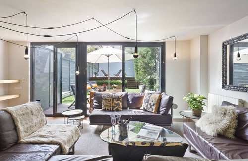 Sant Gervasi Apartment | My Space Barcelona 2 Apart. with private pool in Sant Gervasi for 20 people