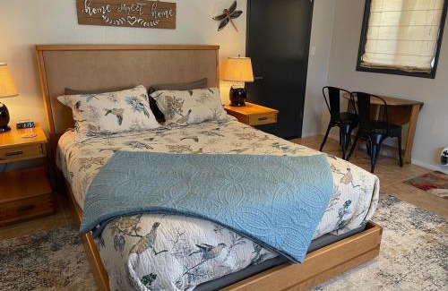 Cornville Apartment | MyGreenAcres Studio 1BA Near Sedona in Wine country