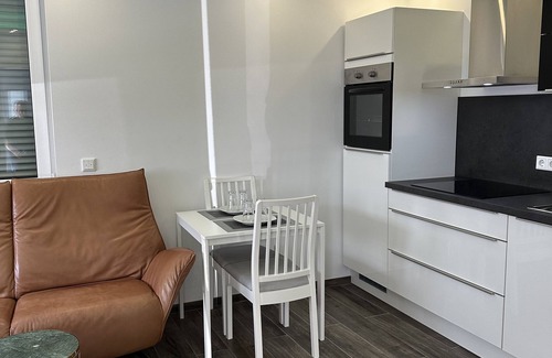 Eppelheim Apartment | myhouse.5, stylish centrally located apartment