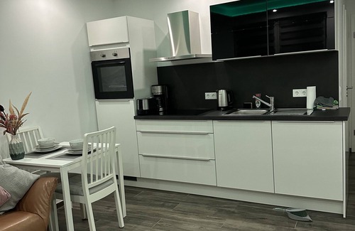 Eppelheim Apartment | myhouse.5, stylish centrally located apartment