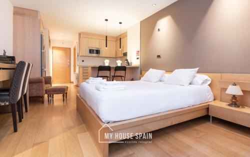Gijon City Centre Apartment | MyhouseSpain - Estudio junto a Playa San Lorenzo