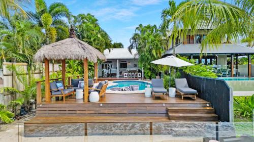 Holloways Beach Villa | Mylara Beachfront Holiday Home