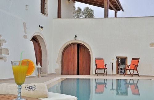 Kefalas Villa | Mylo villa,Pool,Next to All Amenities,Kefalas