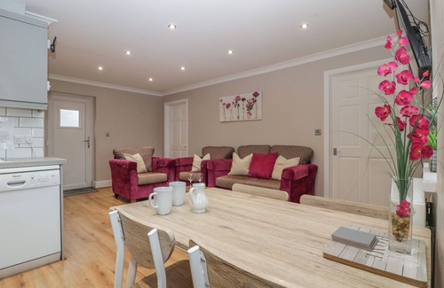 Nantgarw Cottage | MYRTLE COTTAGE, family friendly, with a garden in St Brides-Super-Ely