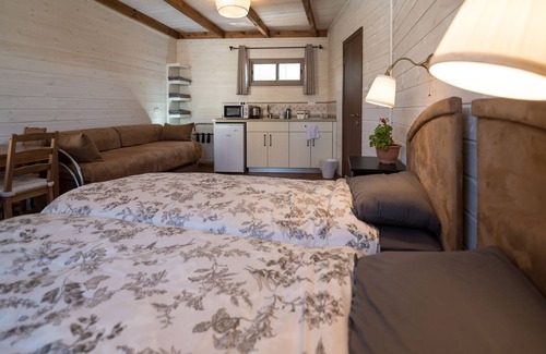 Artists Colony Bed & Breakfast | Myrtle the Turtle patio unit