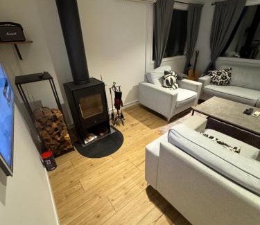 Orebro County House | Mysig stuga i Nävesta