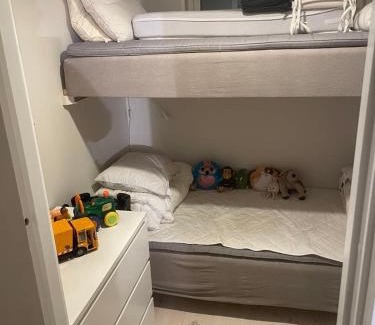 Bergshamra House | Mysig stuga med sjöutsikt