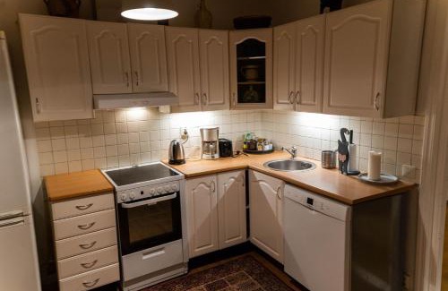 Eskilstuna Apartment | Mysig takvåning med balkong
