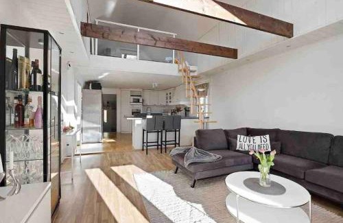 Olofstorp Villa | Mysigt hus med natur & jacuzzi i Olofstorp