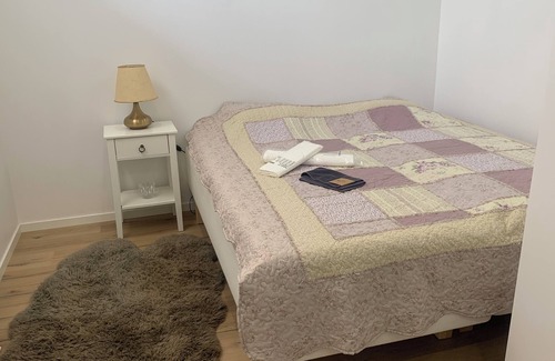 Gavle Bed & Breakfast | Mysigt med 50 Meter Till Promenadspår Familjevänligt Bomhus. Korsnäs. Transfer