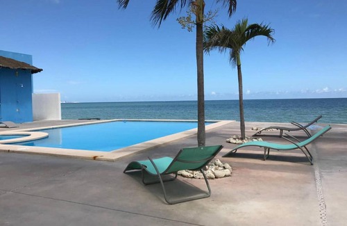 Chicxulub Puerto Apartment | Mystic Lounge - on the beach with swimming pool