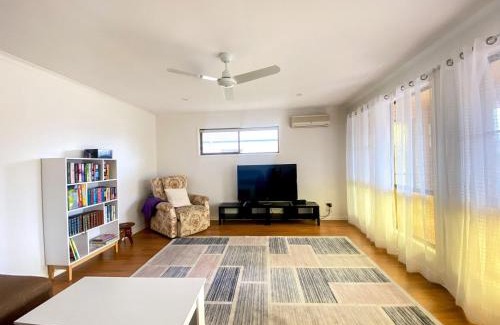 Traviston House | Myway - Burrum Heads - Close to Beach and Boat Ramp - 3BR